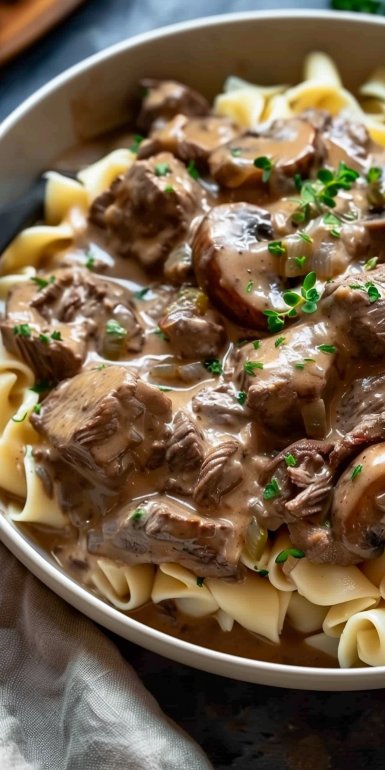 Simple Crockpot Beef Stroganoff: Your Go-To Weeknight Meal