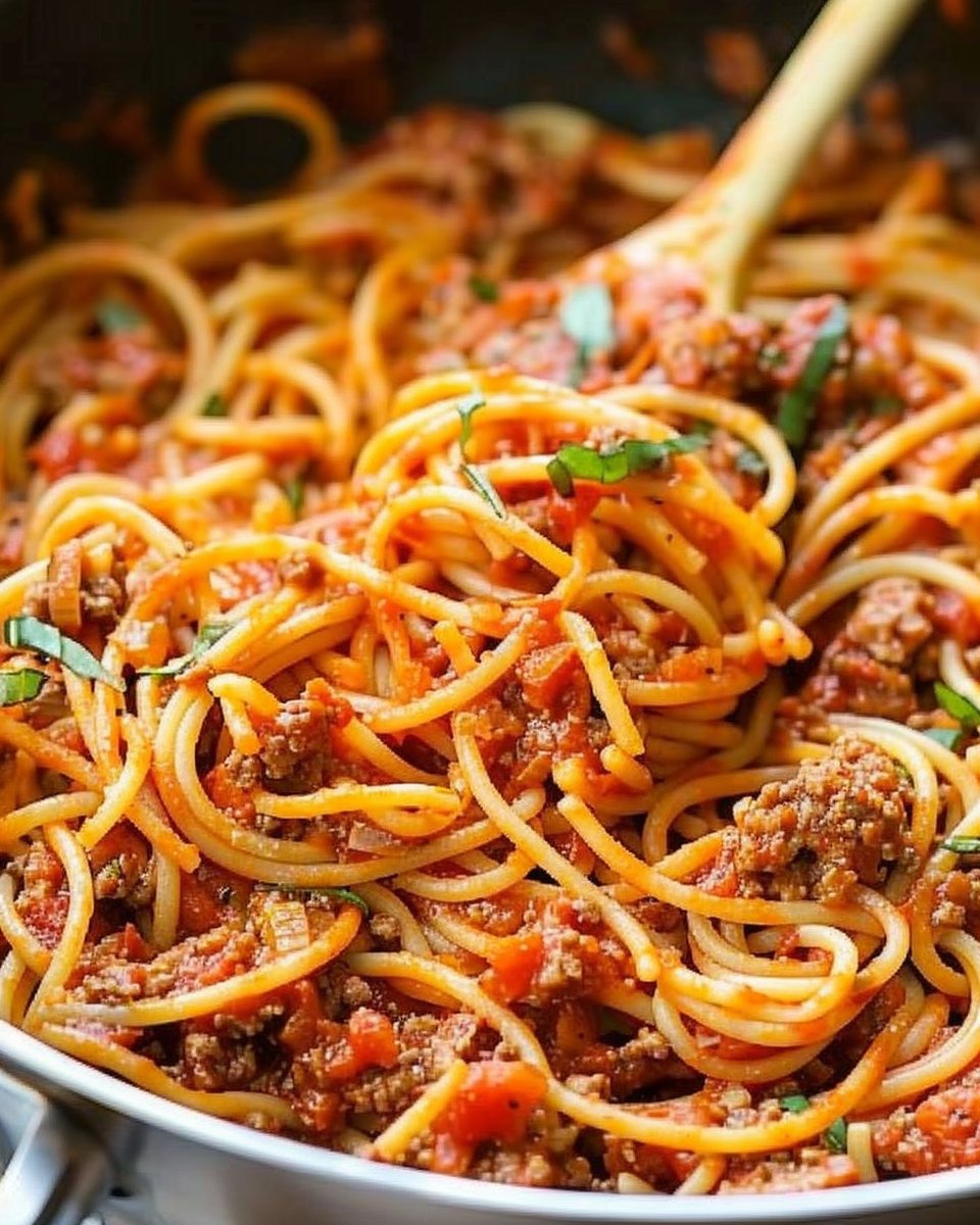 One Pot Spaghetti with Meat Sauce