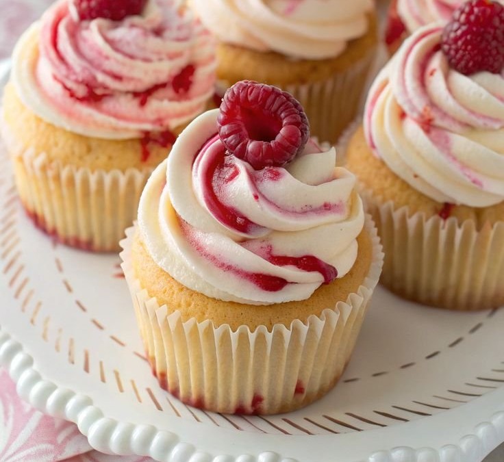 Himbeerwirbel-Cupcakes