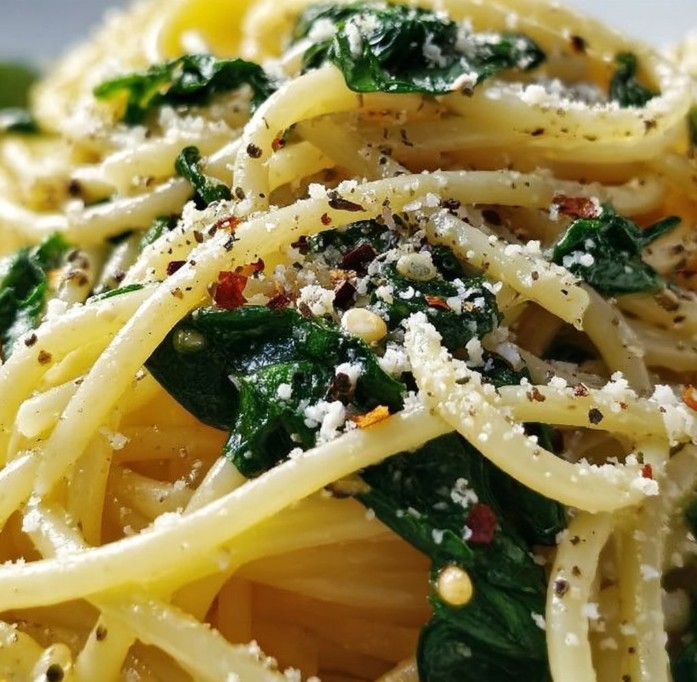 Spaghetti with Garlic & Spinach