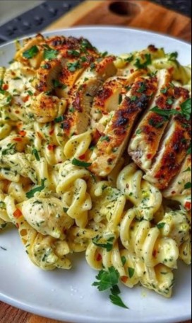 Creamy Garlic Parmesan Chicken Pasta