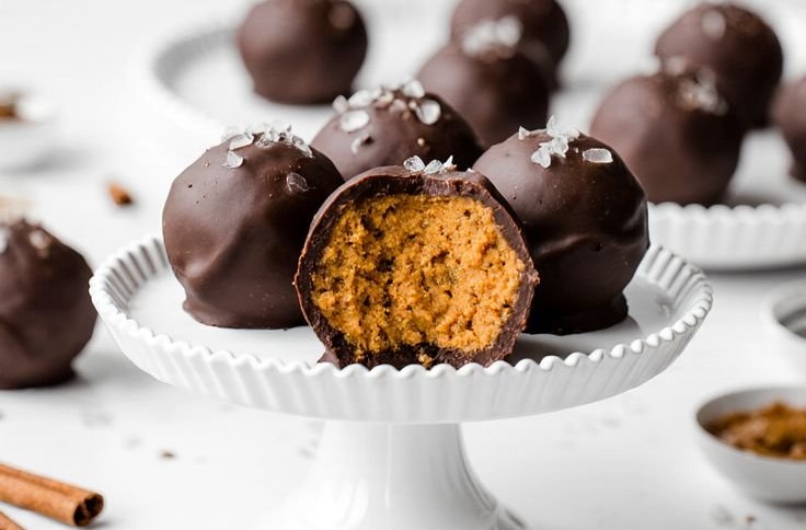 No-Bake Pumpkin Chocolate Truffles