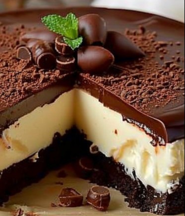 Brownie Cheesecake – The Ultimate Dessert Mashup