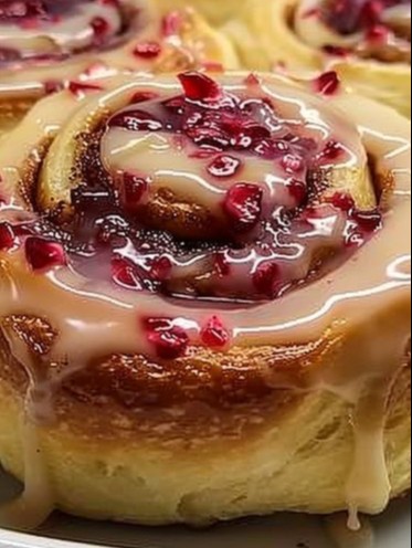 Strawberry Cheesecake Cinnabon Rolls: A Deliciously Decadent Recipe
