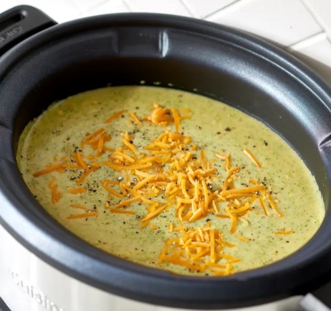 Slow Cooker Broccoli Cheddar Soup