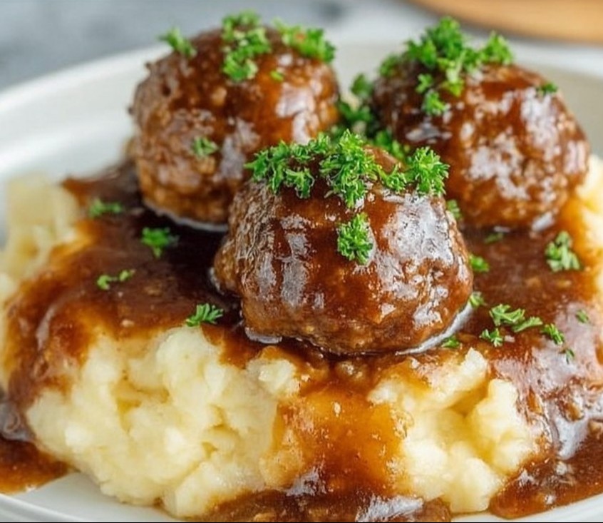 Slow Cooker Salisbury Steak Meatballs: Family-Friendly Comfort