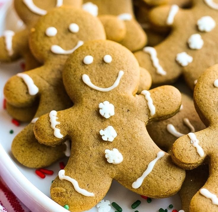 Soft and Chewy Gingerbread Men Cookie Recipe