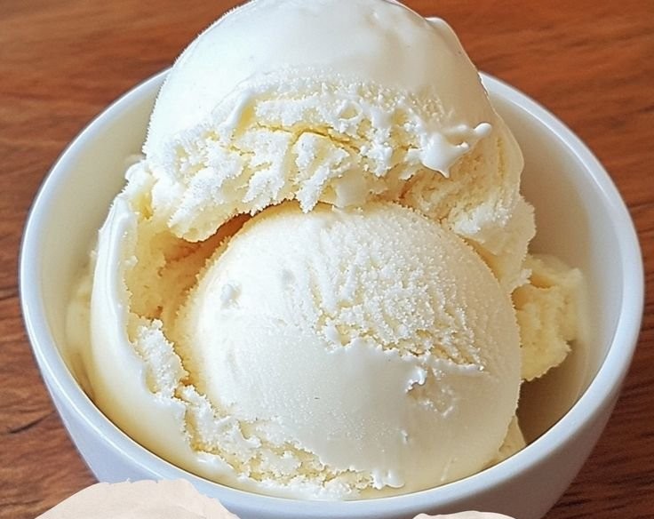 Helado Cremoso de Vainilla y Leche Condensada