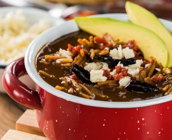 Sopa de Fideo y Frijol