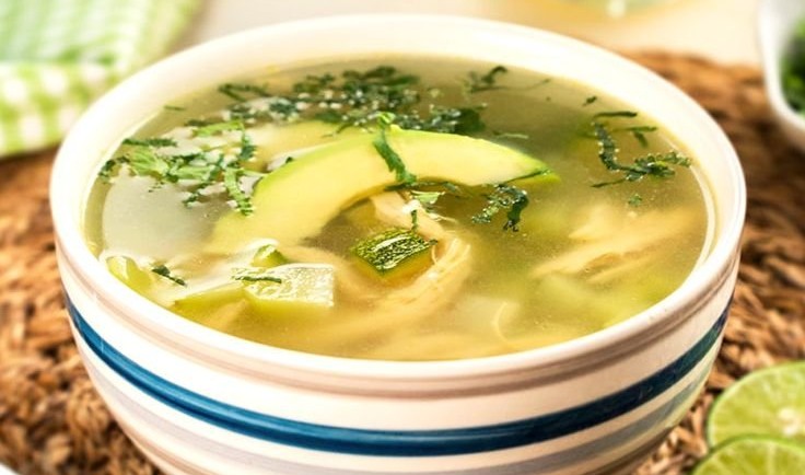 Caldo de Pollo con Arroz de Coliflor