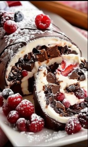 Christmas Roulade: 7 Steps to Holiday Delight
