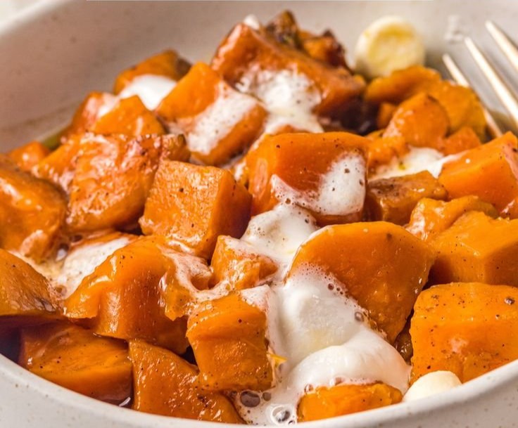 Easy Crockpot Sweet Potatoes with Marshmallows