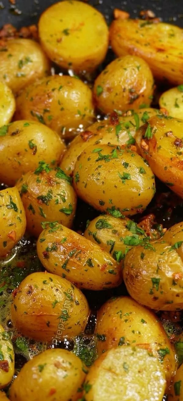 Receta de Papitas al Ajillo con Hierbas