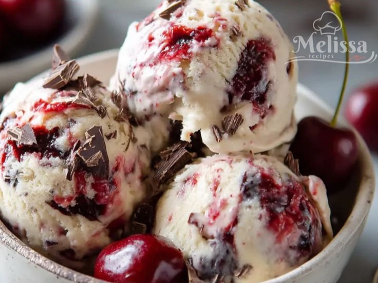 Creamy Cherry Garcia Ice Cream: A No-Churn Summer Treat You’ll Crave