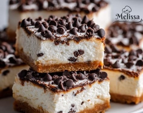 Chocolate Chip Cannoli Cheesecake Bars