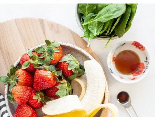 Strawberry Banana Spinach Smoothie