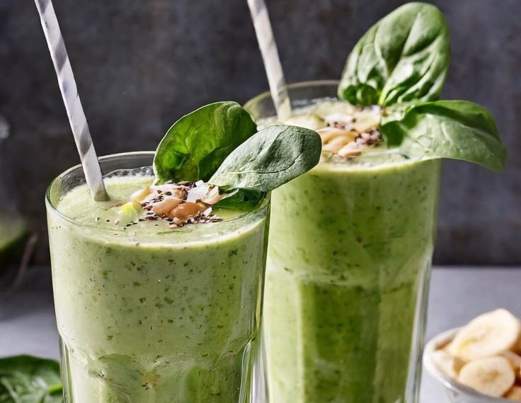 Spinach Smoothie | Vibrant and Nutritious Green Smoothie Packed with Fruits and Antioxidants