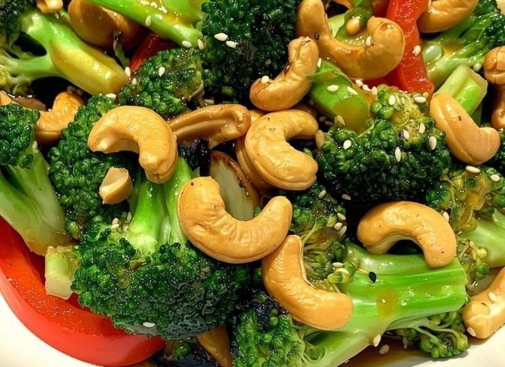 Broccoli Cashew Stir-Fry: 20 Minutes to Pure Delight