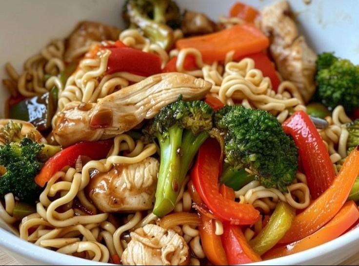 Chicken Lo Mein: 7 Irresistible Reasons to Try It Today
