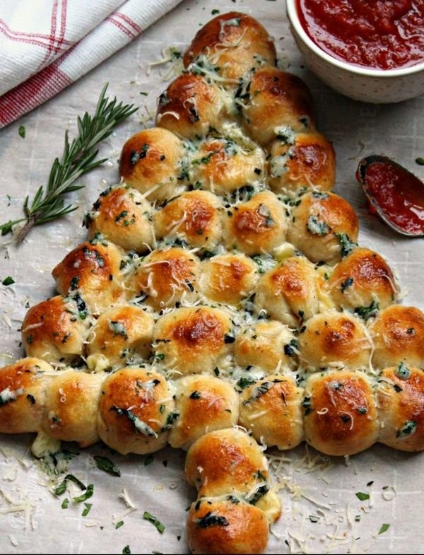 Cheesy Pull Apart Garlic-Butter Bread