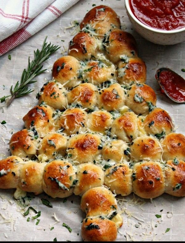 Cheesy Pull Apart Garlic-Butter Bread