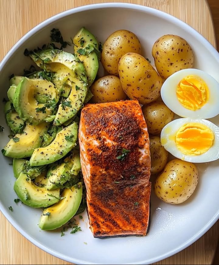 Salmon & Herb Potato Power Plate