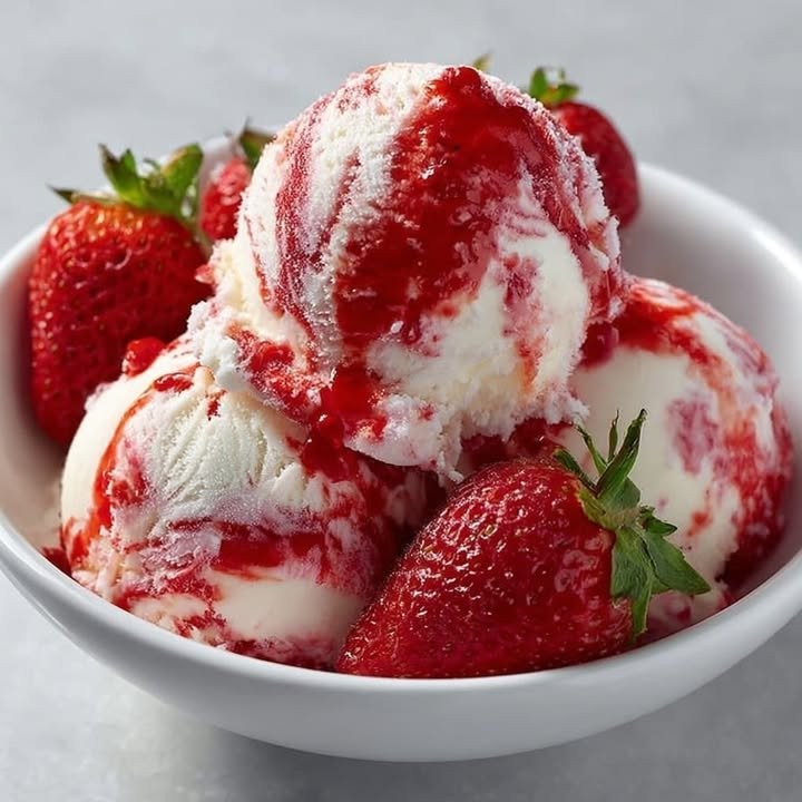 Strawberry Swirl Ice Cream