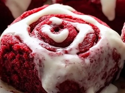 Red Velvet Cinnamon Rolls