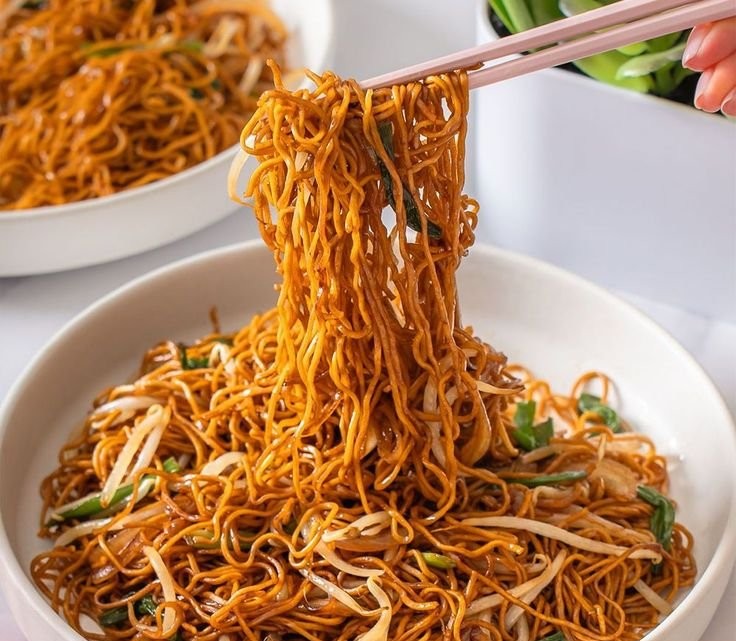 Classic Chinese Chow Mein