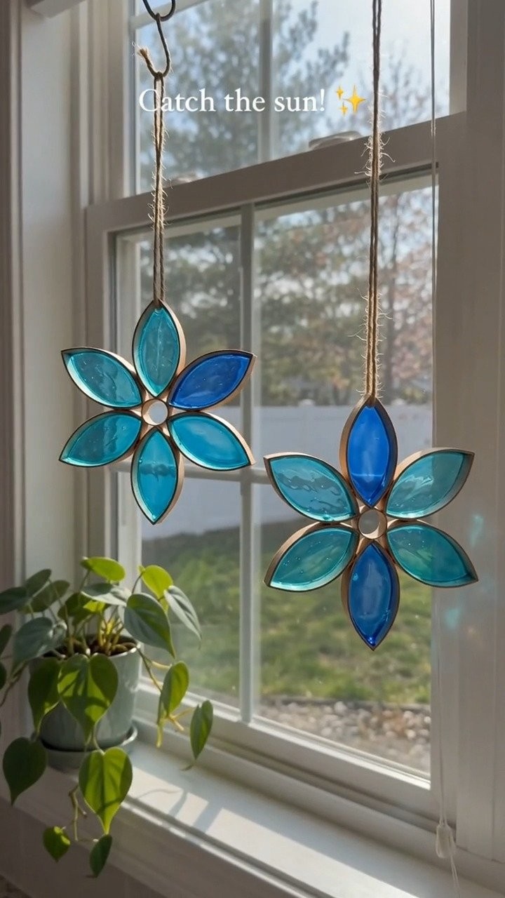 DIY paper roll flower suncatcher transforms simple cardboard rolls into beautiful floral window art ✨ A fun recycled DIY. Save this project! #SuncatcherDIY #FlowerCraft #RecycleCraft #KidsArt #Creati...