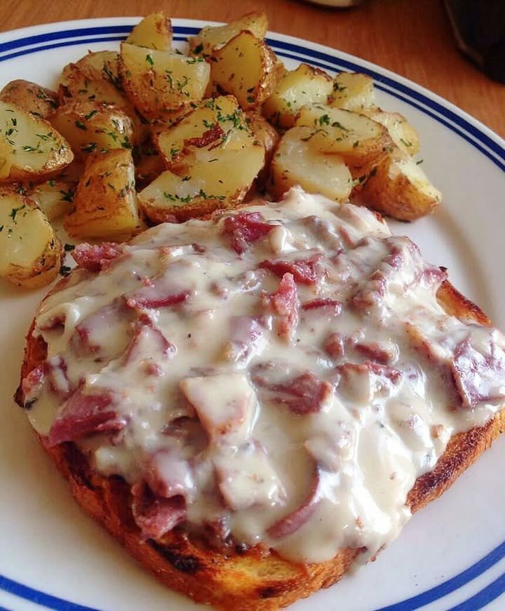 Creamed Chipped Beef on Toast