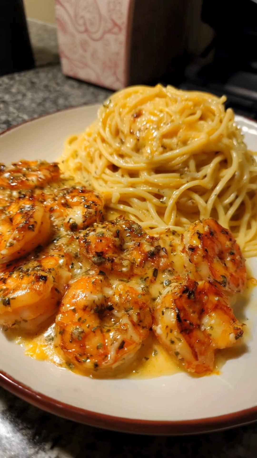 Easy Creamy Garlic Shrimp Spaghetti Recipe For Family Dinner