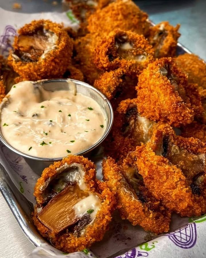 Knusprig frittierte Champignons mit Dip
