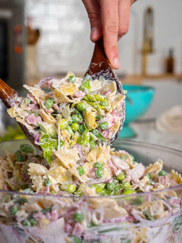 "Made this! Soooo delicious. I will be bringing it to many get-together this summer, you can count on that!!!" 
 
Recipe in first comment ⬇️