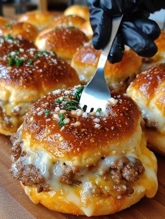 Garlic Parmesan Cheeseburger Bombs